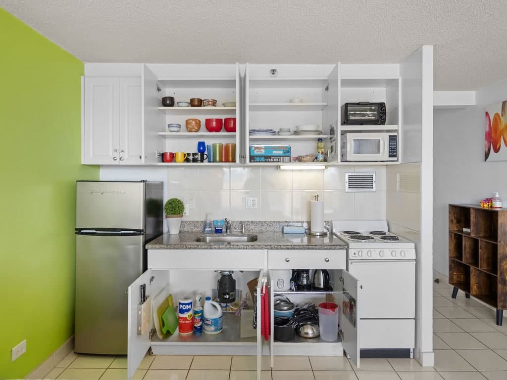 Ocean View Waikiki Condo|FREE Parking|5 Min Beach - Photo 2