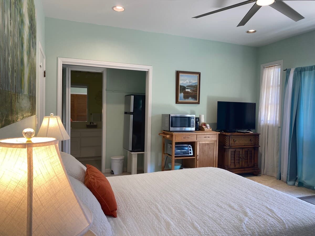 Home in Koloa · ★4.87 · 1 bedroom · 1 bed · 1 private bath - Photo 3