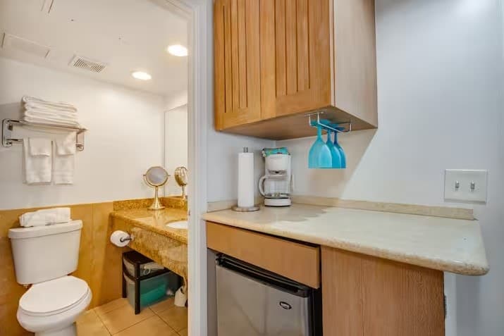 Modern studio w/ pool & BBQ access - Photo 4