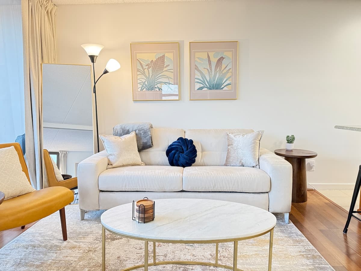 Condo in Honolulu · ★4.91 · 1 bedroom · 3 beds · 1 private bath - Photo 1