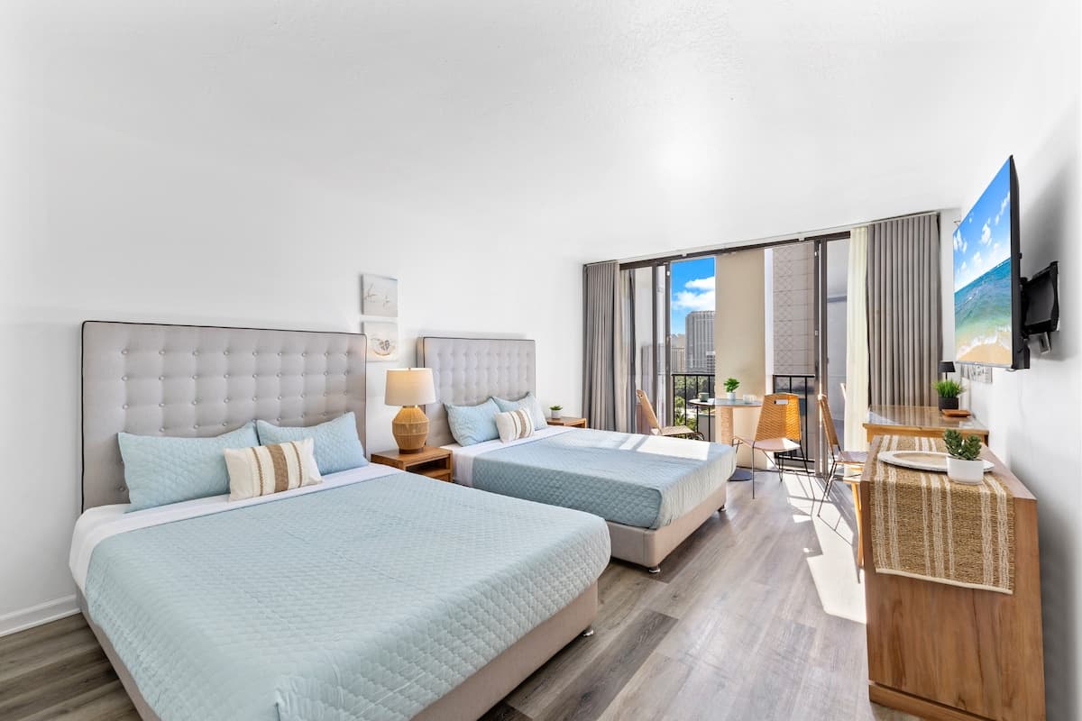 Free Parking & Great Location! Aqua Palms Waikiki - Photo 1
