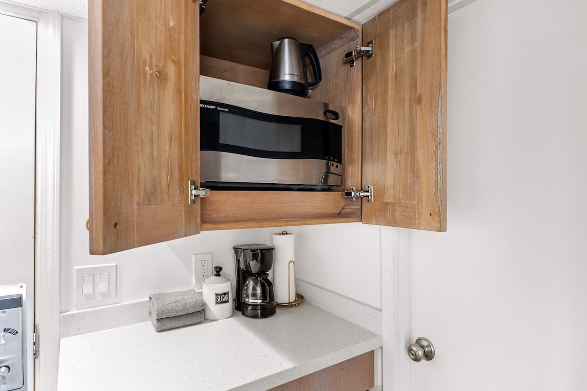 Free Parking & Great Location! Aqua Palms Waikiki - Photo 5