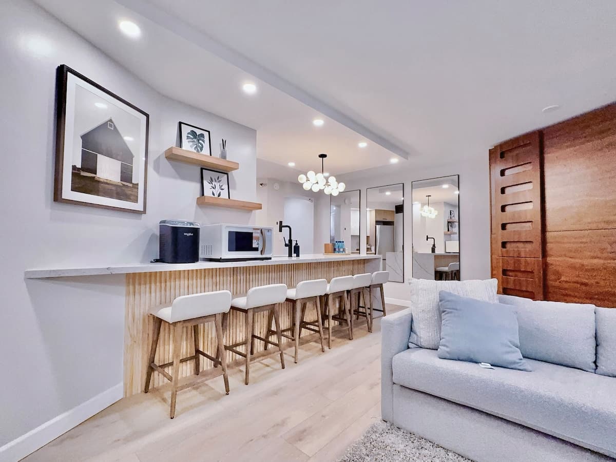 Financial District 1BR-Fully Renovated w/Parking - Photo 5