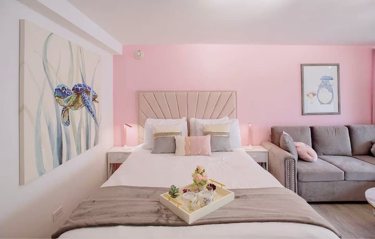 Beautiful Pink Studio Suite-Waikiki Beach - Photo 2
