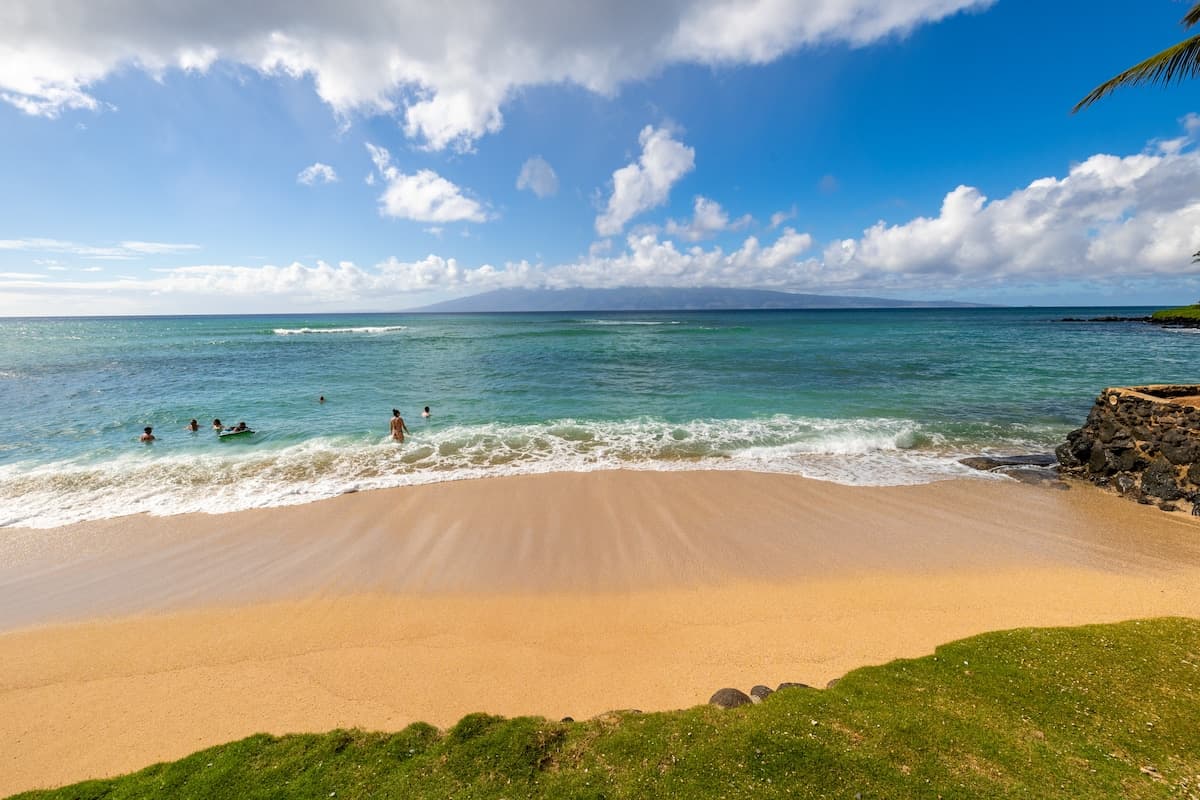 Absolute Beachfront with Million-Dollar Views - Photo 5
