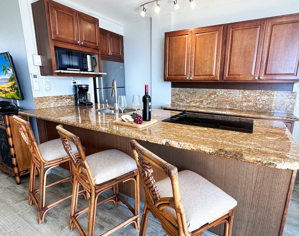 Condo in Kihei · ★4.78 · 2 bedrooms · 3 beds · 2 baths - Photo 5