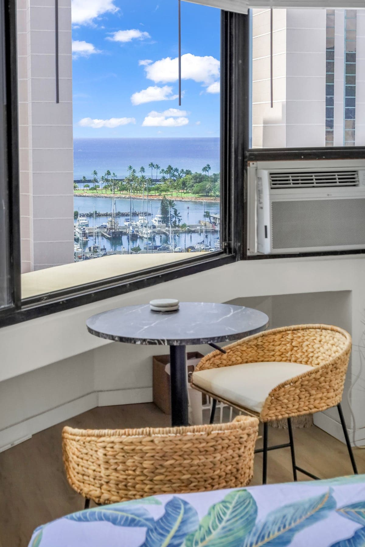 Oceanview Freshly Renovated+Free Parking+WiFi! - Photo 2