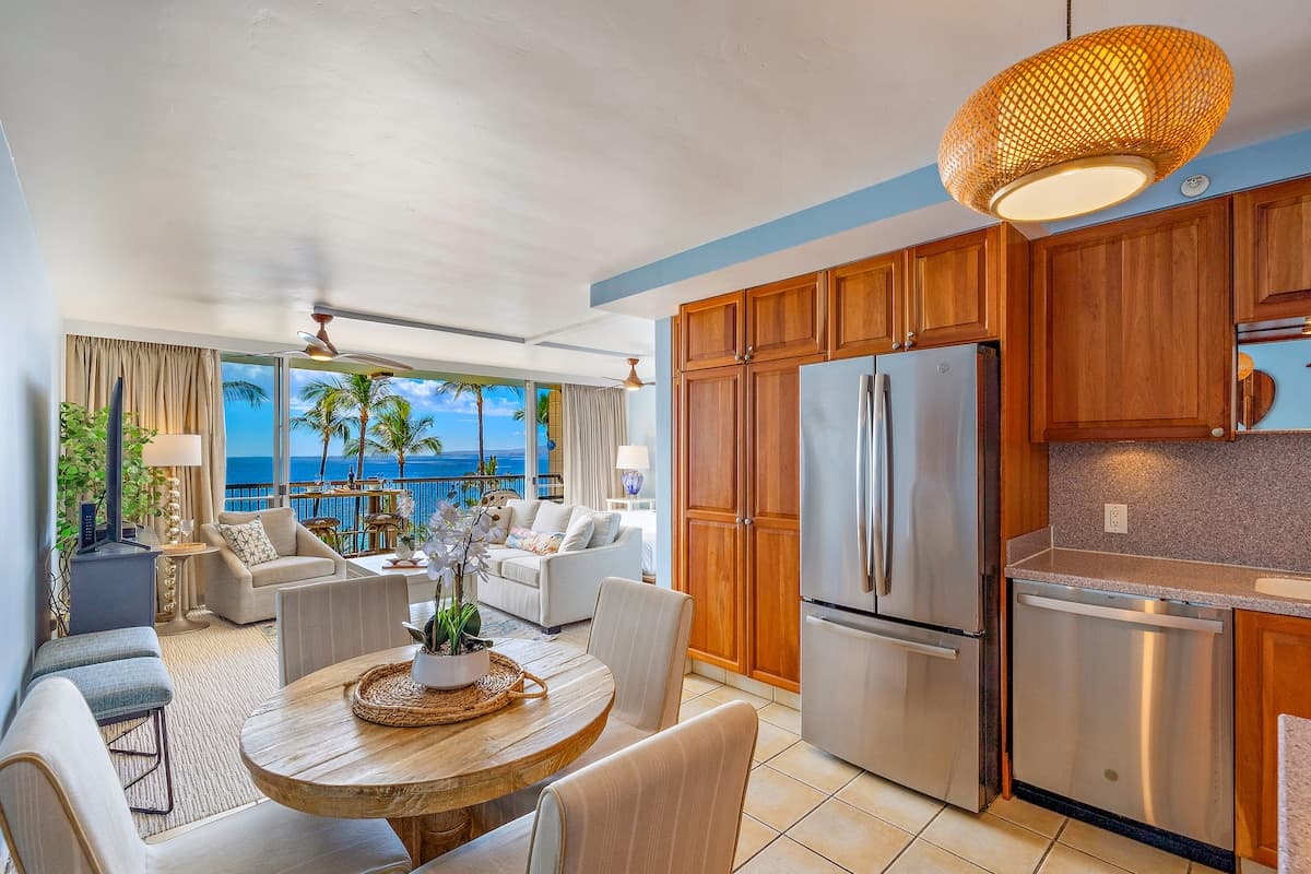 Tropical Oceanfront Escape *Pure Elegance* - Photo 5