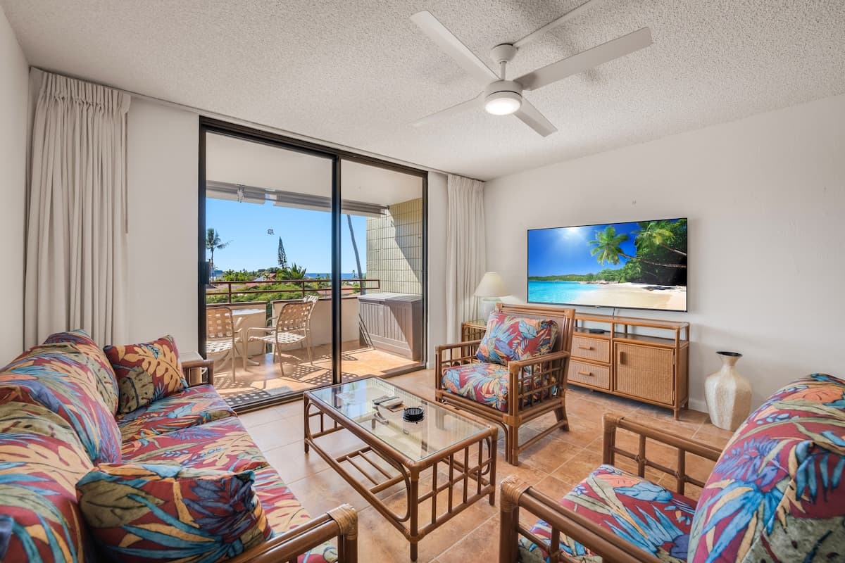 Condo in Kailua-Kona · ★4.9 · 2 bedrooms · 4 beds · 2 baths - Photo 2