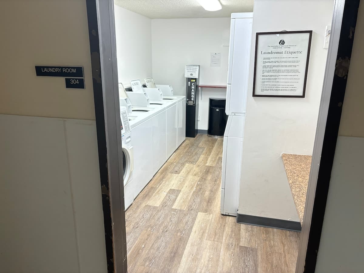 Condo in Honolulu · ★4.78 · 1 bedroom · 3 beds · 1 private bath - Photo 3