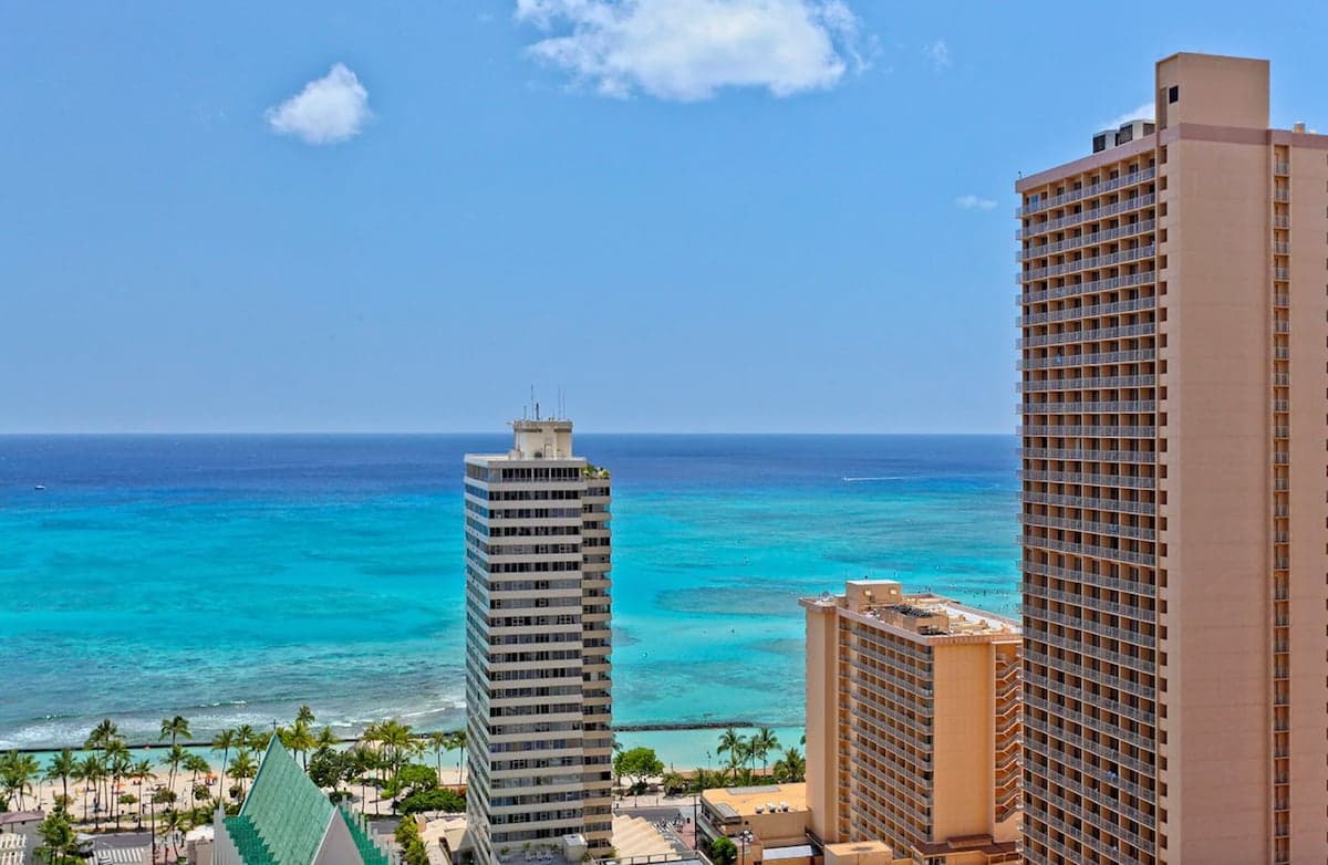 Condo in Honolulu · ★4.81 · 1 bedroom · 3 beds · 1 private bath - Photo 1