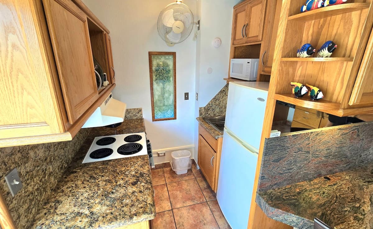 Condo By The Beach - Great Location! - Photo 2