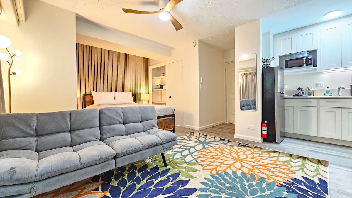 2412 PE St 204 Modern Design, Kitchen & Lanai - Photo 5