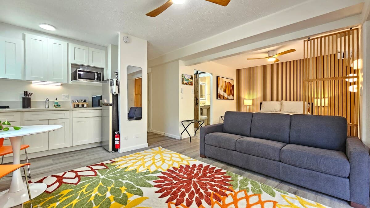 2412 PE St 205 Queen Bed, Futon, Kitchen, Lanai - Photo 5