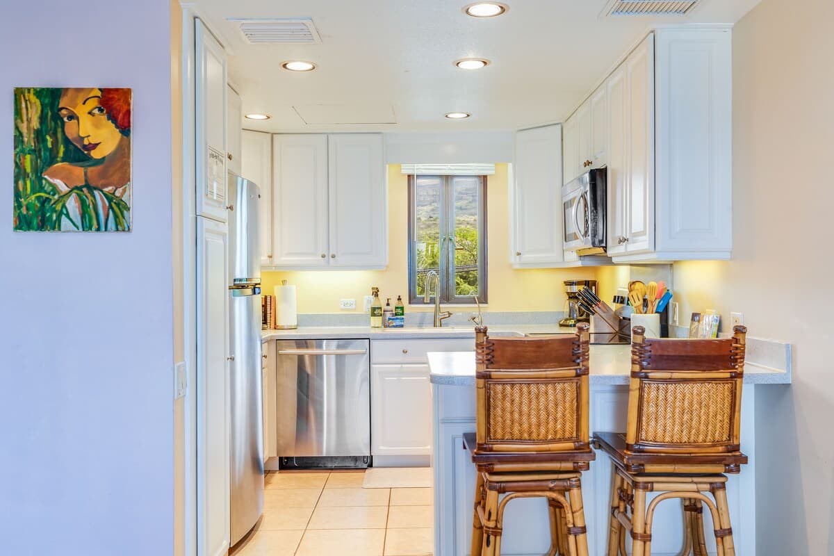 Condo in Kailua-Kona · ★4.79 · 2 bedrooms · 2 beds · 2 baths - Photo 5