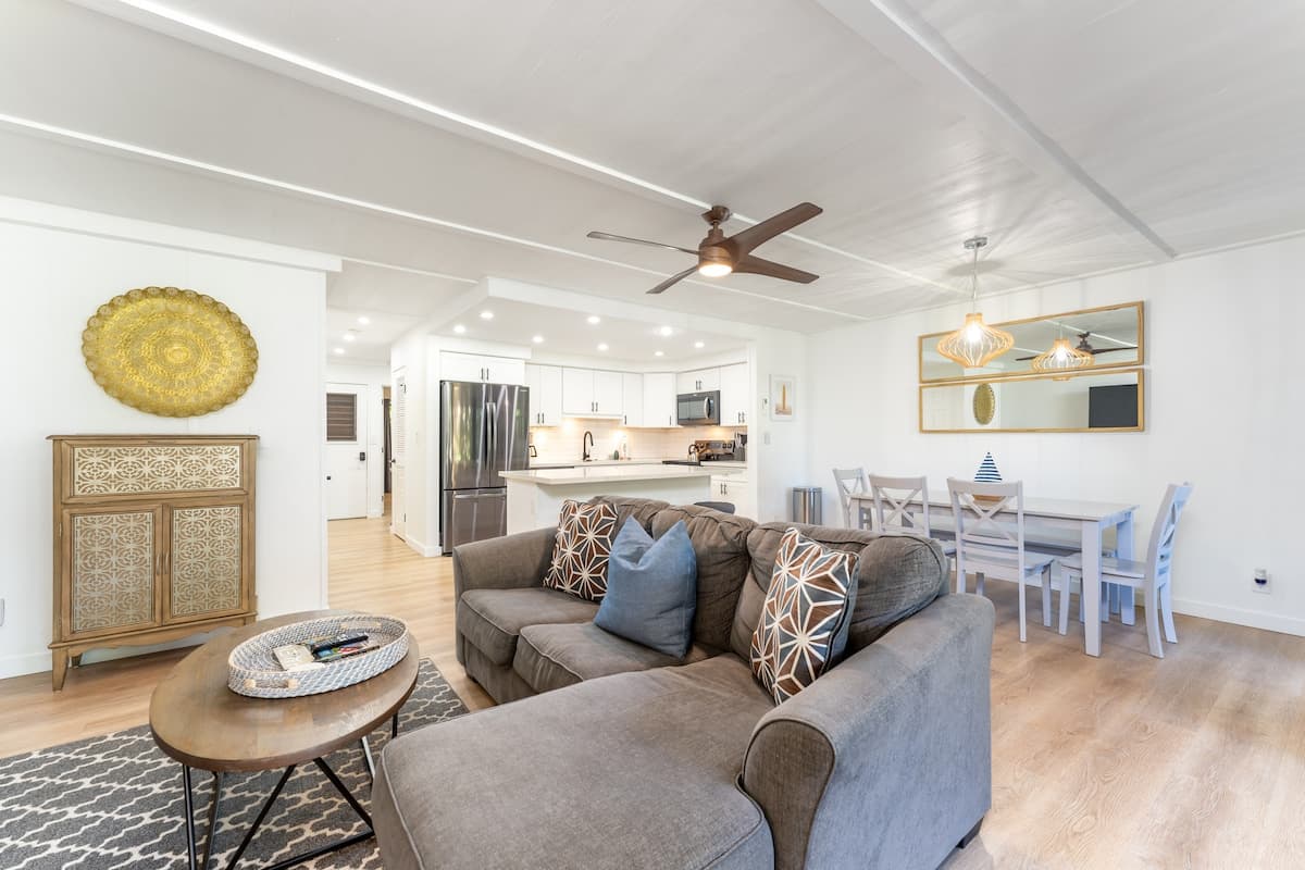 Summer Maui Modern Cute Chic Beach Retreat-sleep 6 - Photo 2