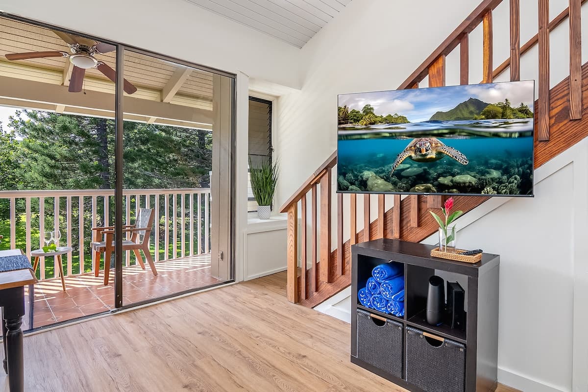 Townhouse in Kahuku · ★4.66 · 1 bedroom · 3 beds · 2 private baths - Photo 3