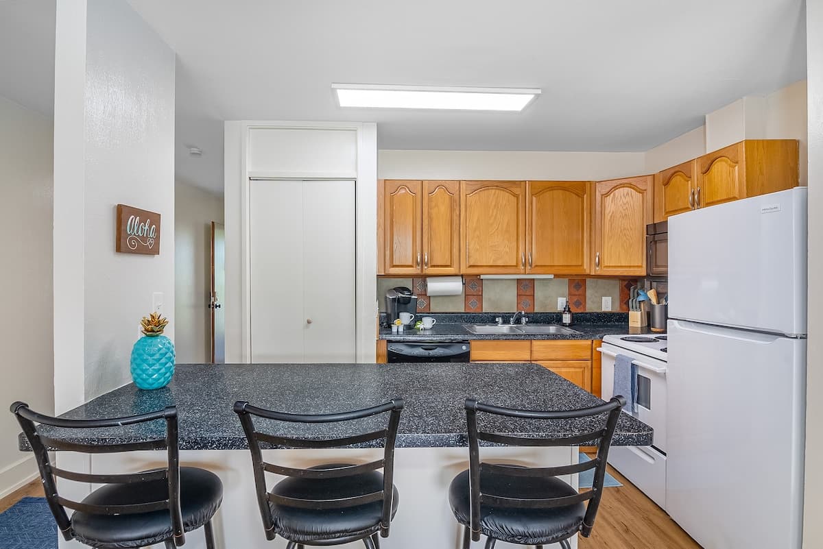 Townhouse in Kahuku · ★4.66 · 1 bedroom · 3 beds · 2 private baths - Photo 5