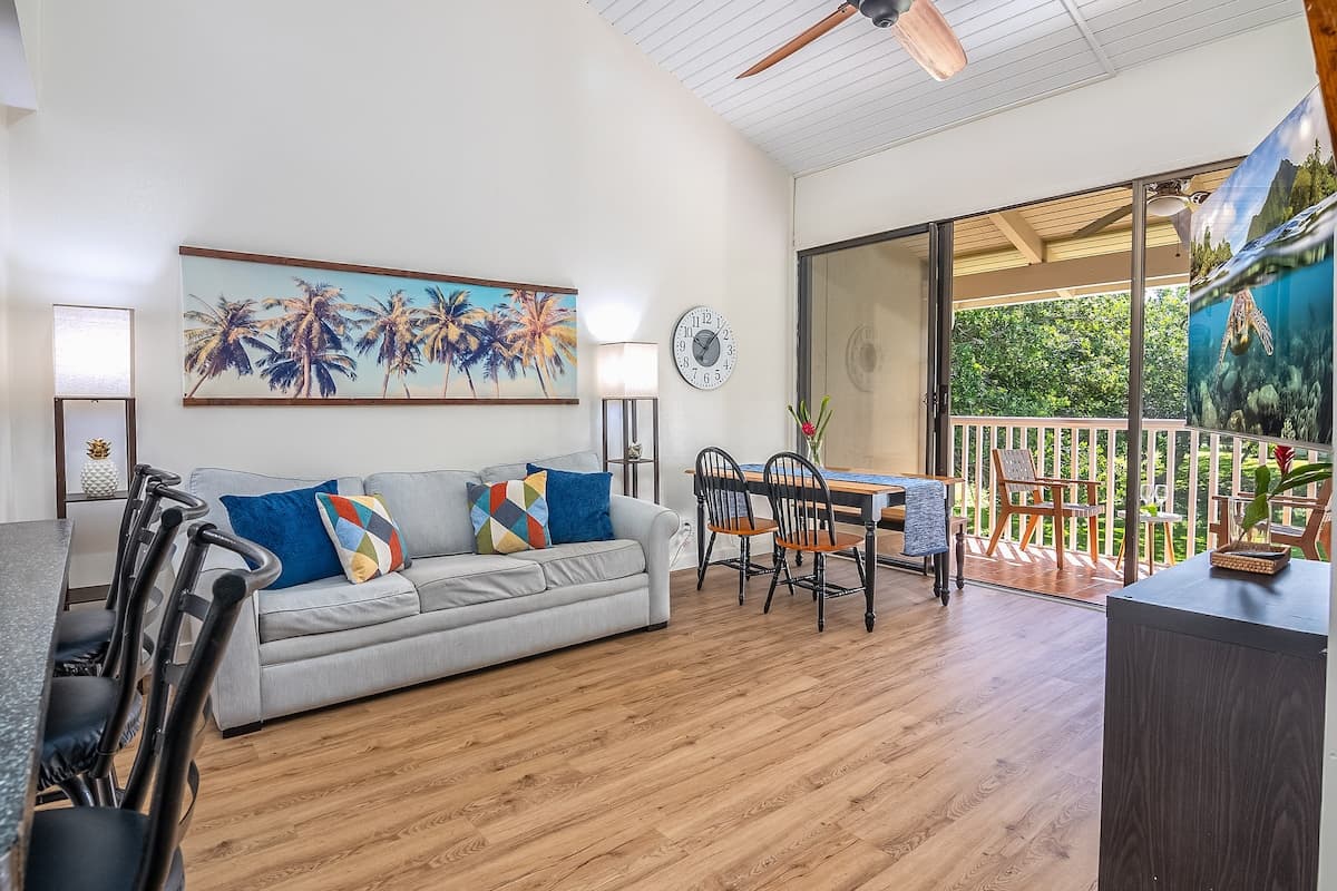 Townhouse in Kahuku · ★4.66 · 1 bedroom · 3 beds · 2 private baths - Photo 2