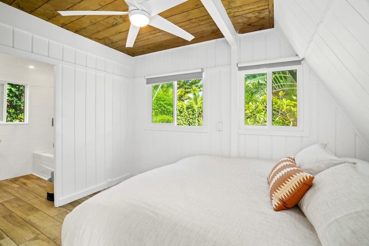 Home in Hanalei · ★5.0 · 3 bedrooms · 3 beds · 2 baths - Photo 5