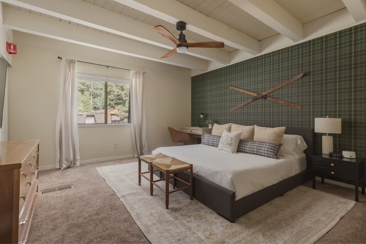 Cabin in Incline Village · ★5.0 · 3 bedrooms · 4 beds · 2.5 private baths - Photo 3
