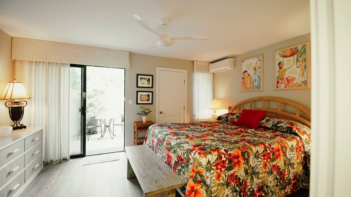 Condo in Kihei · ★4.93 · 1 bedroom · 1 bed · 2 baths - Photo 4