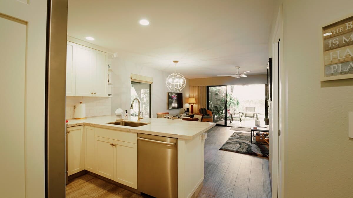 Condo in Kihei · ★4.93 · 1 bedroom · 1 bed · 2 baths - Photo 2