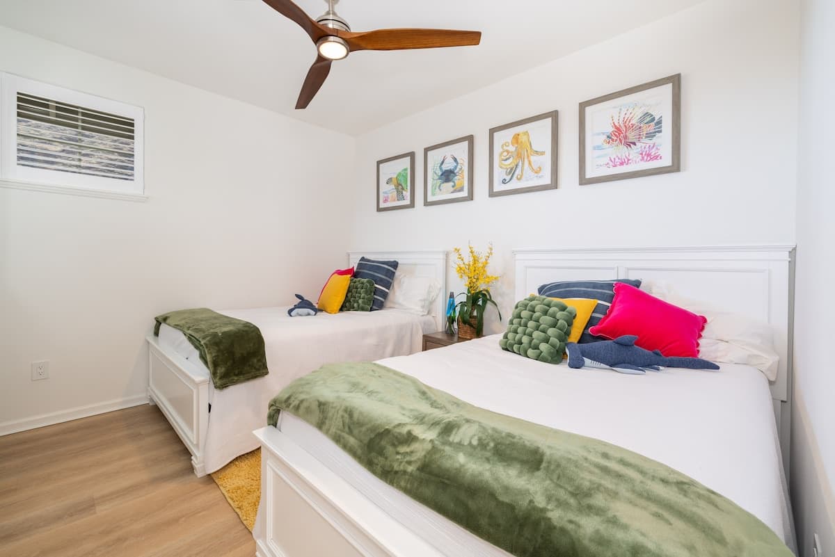 Home in Waianae · ★4.99 · 4 bedrooms · 7 beds · 2.5 private baths - Photo 3
