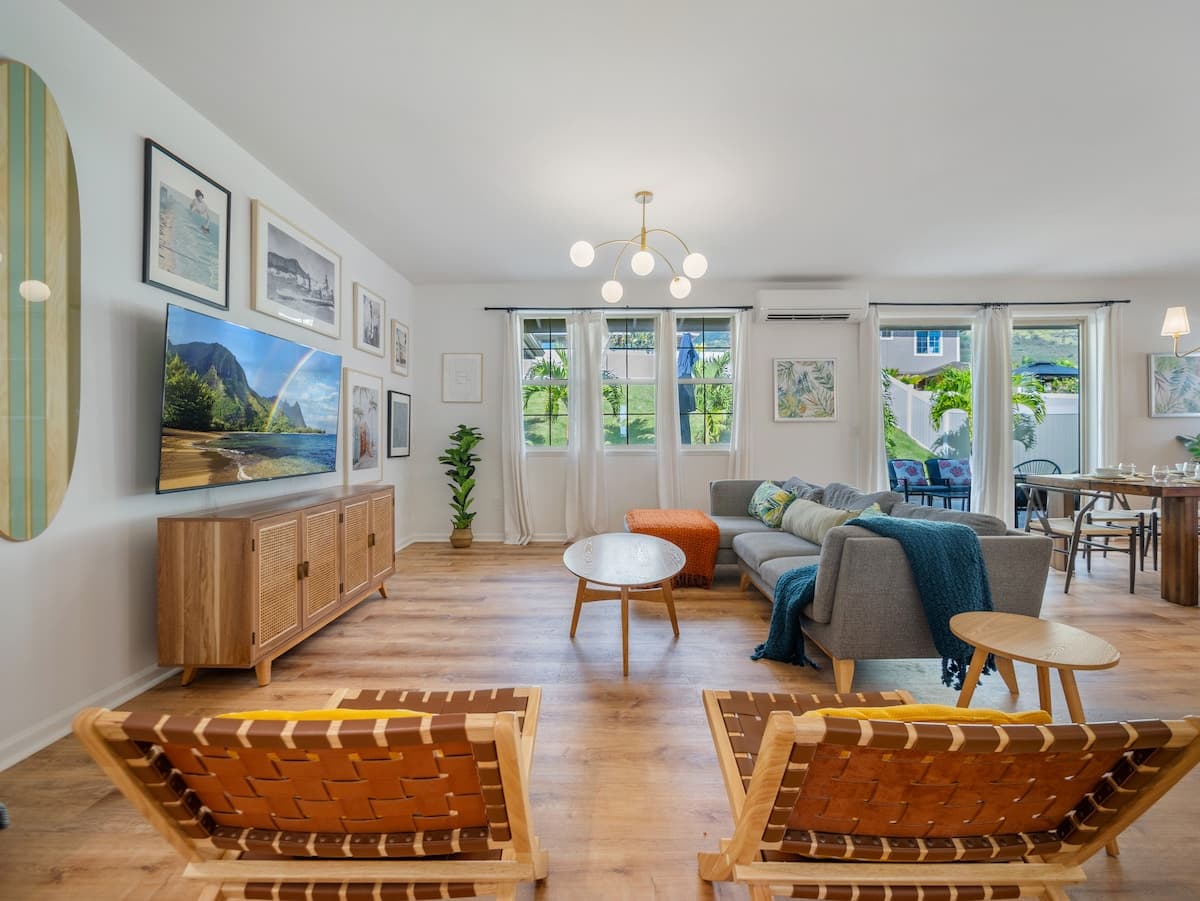 Home in Waianae · ★4.97 · 3 bedrooms · 9 beds · 2 private baths - Photo 5