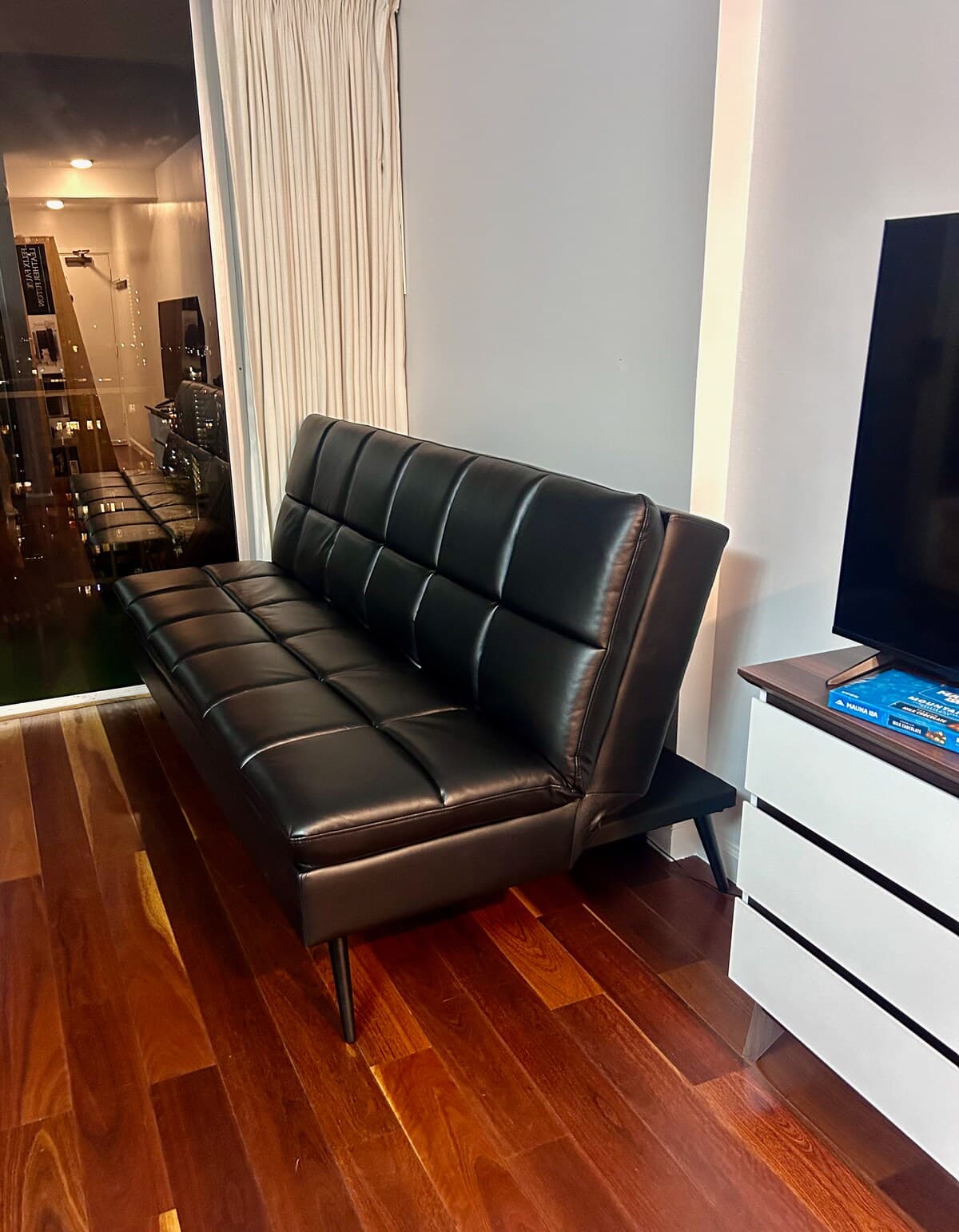 Condo in Honolulu · ★4.89 · Studio · 1 bed · 1 private bath - Photo 5