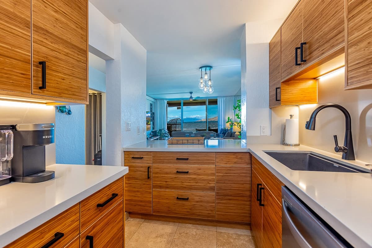 Oceanfront Ground Floor w/Stunning Sunset Views - Photo 5