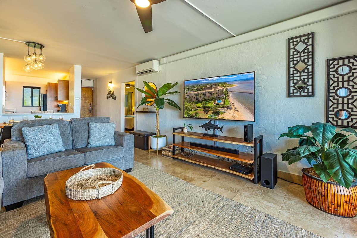 Oceanfront Ground Floor w/Stunning Sunset Views - Photo 1