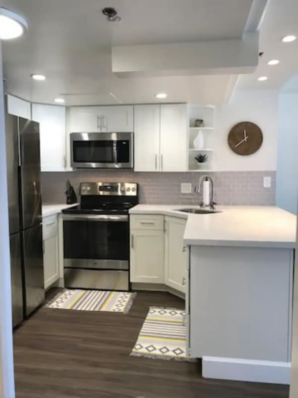 Hotel in Honolulu · ★4.36 · 1 bedroom · 2 beds · No bathroom - Photo 3