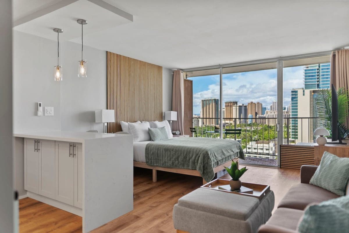 Luxury Waikiki Condo w/ Retro Charm & FREE Parking - Photo 5