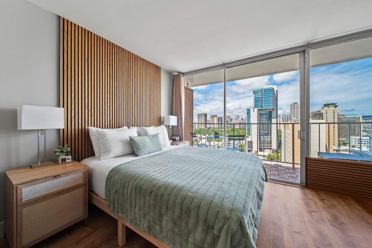 Luxury Waikiki Condo w/ Retro Charm & FREE Parking - Photo 2