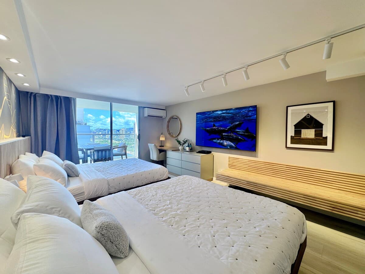 19F-Stunning Modern Studio/2 Queens-Waikiki Beach~ - Photo 4