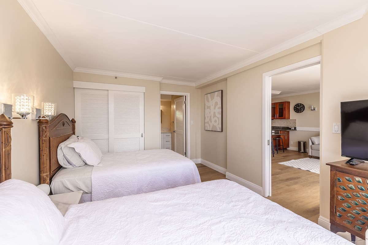 28th floor,ocean view,free parking and WiFi - Photo 1