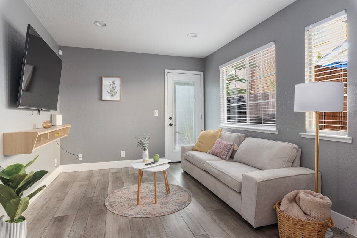 Downtown Sacramento Duplex Near City Spots - Photo 1