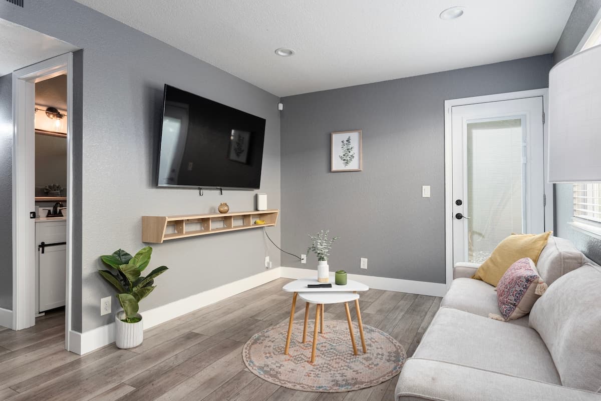 Downtown Sacramento Duplex Near City Spots - Photo 2