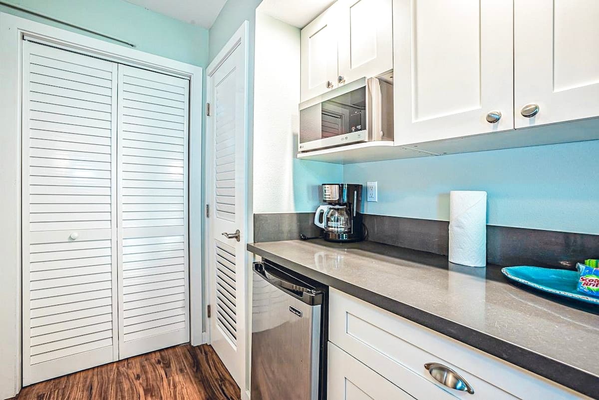 Condo in Kihei · ★4.92 · Studio · 1 bed · 1 private bath - Photo 5