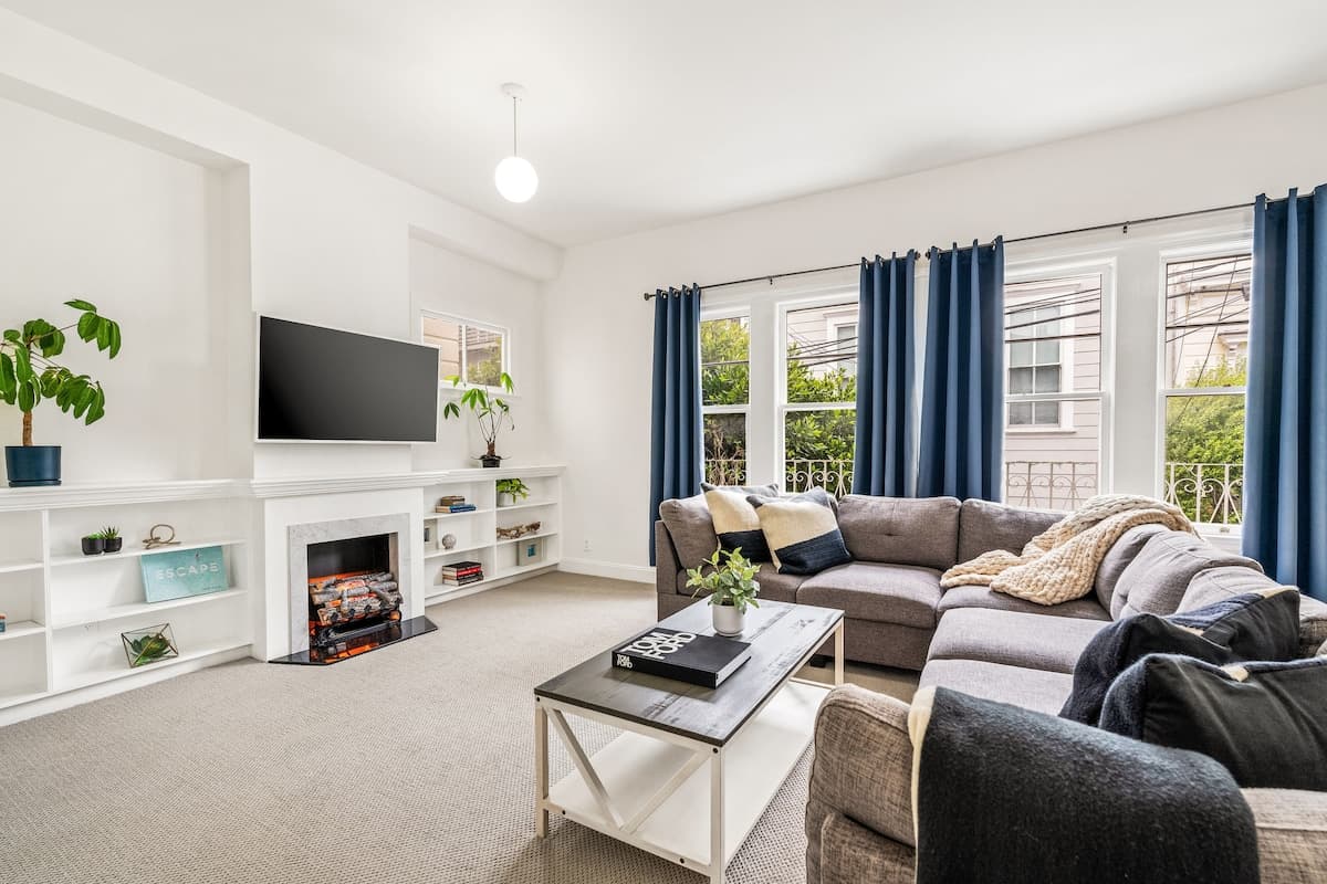 Pacific Heights Top-Floor Condo, Walk Score 99 - Photo 3