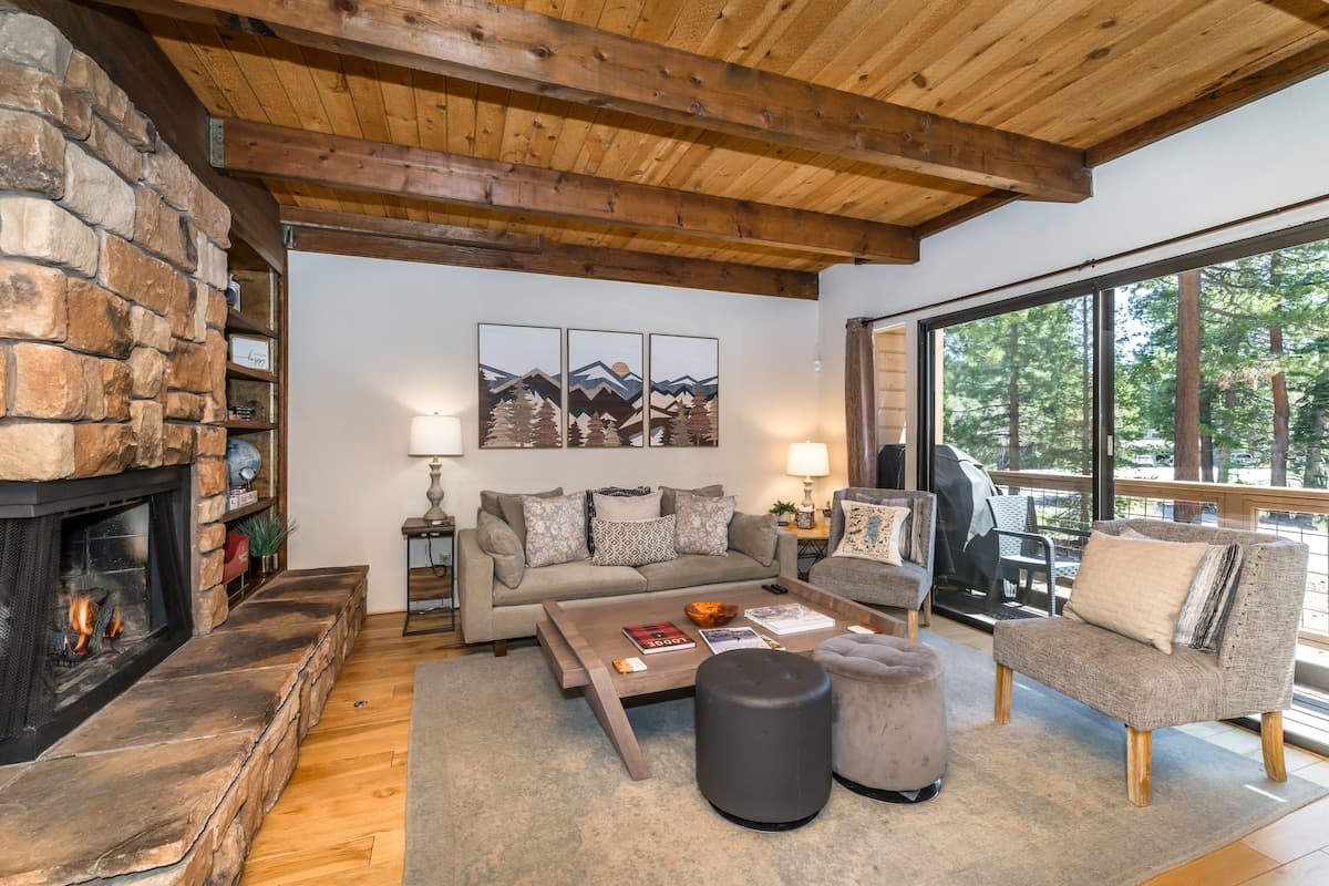Townhouse in Incline Village · ★4.98 · 2 bedrooms · 3 beds · 1.5 private baths - Photo 1