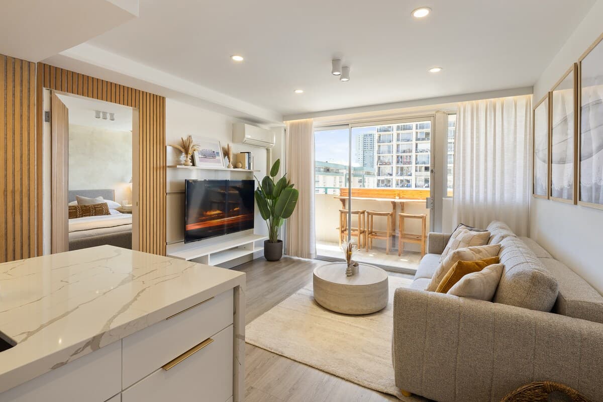 Waikiki Luxury Penthouse Oasis - Photo 4
