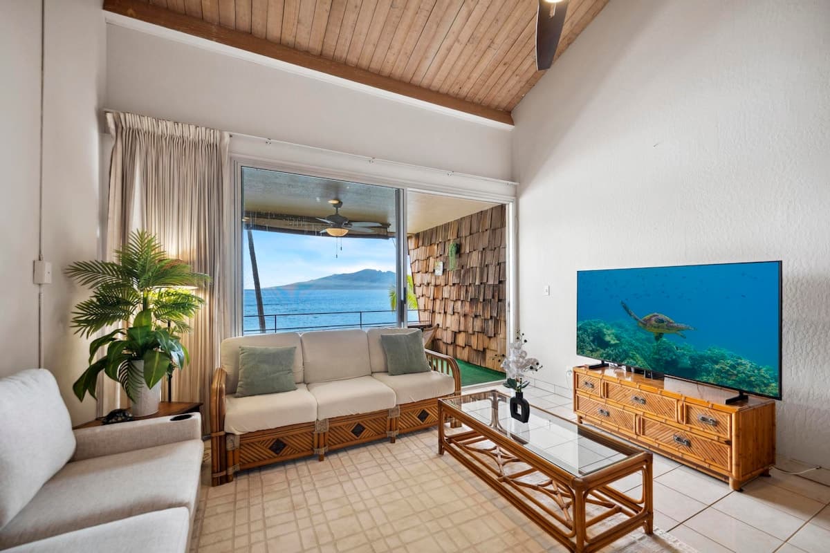 Oceanfront Maui Condo-Walk to Beach, Shops, Cafés - Photo 5