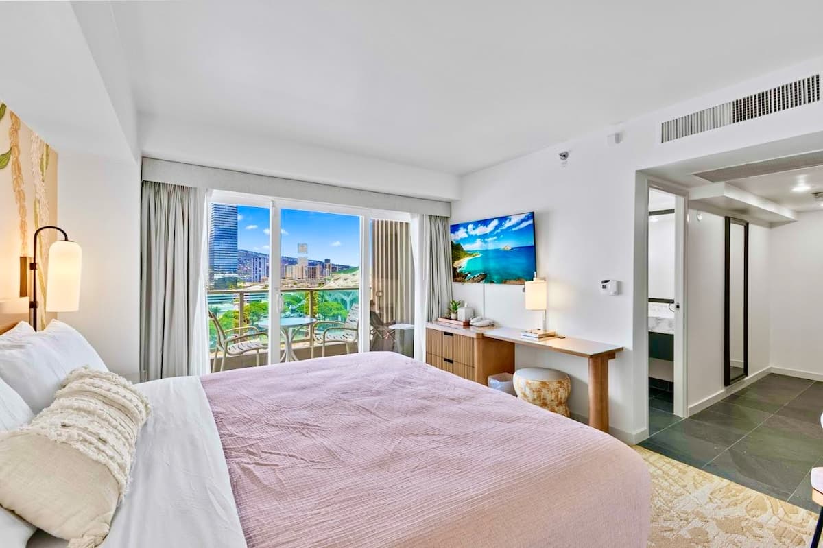 11FL-Upscale King Suite-Corner Unit-Ala Moana Hotel~ - Photo 4