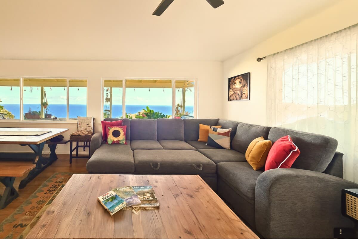 Home in Laupahoehoe · ★4.86 · 4 bedrooms · 7 beds · 4 private baths - Photo 4