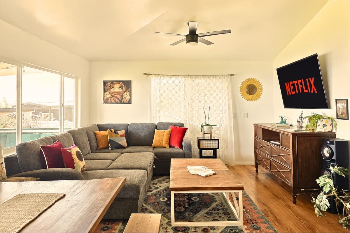Home in Laupahoehoe · ★4.86 · 4 bedrooms · 7 beds · 4 private baths - Photo 3
