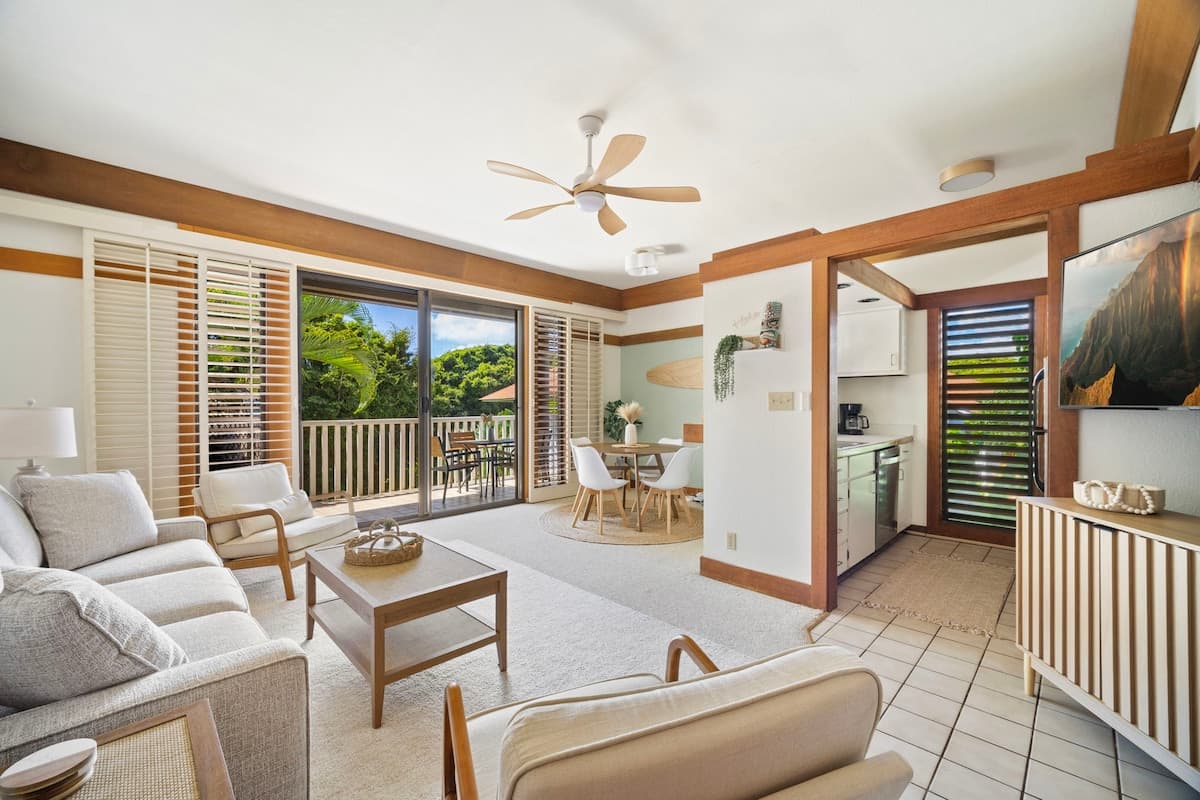 Aloha Dream, Beach Access, Pool, Private Patio - Photo 2