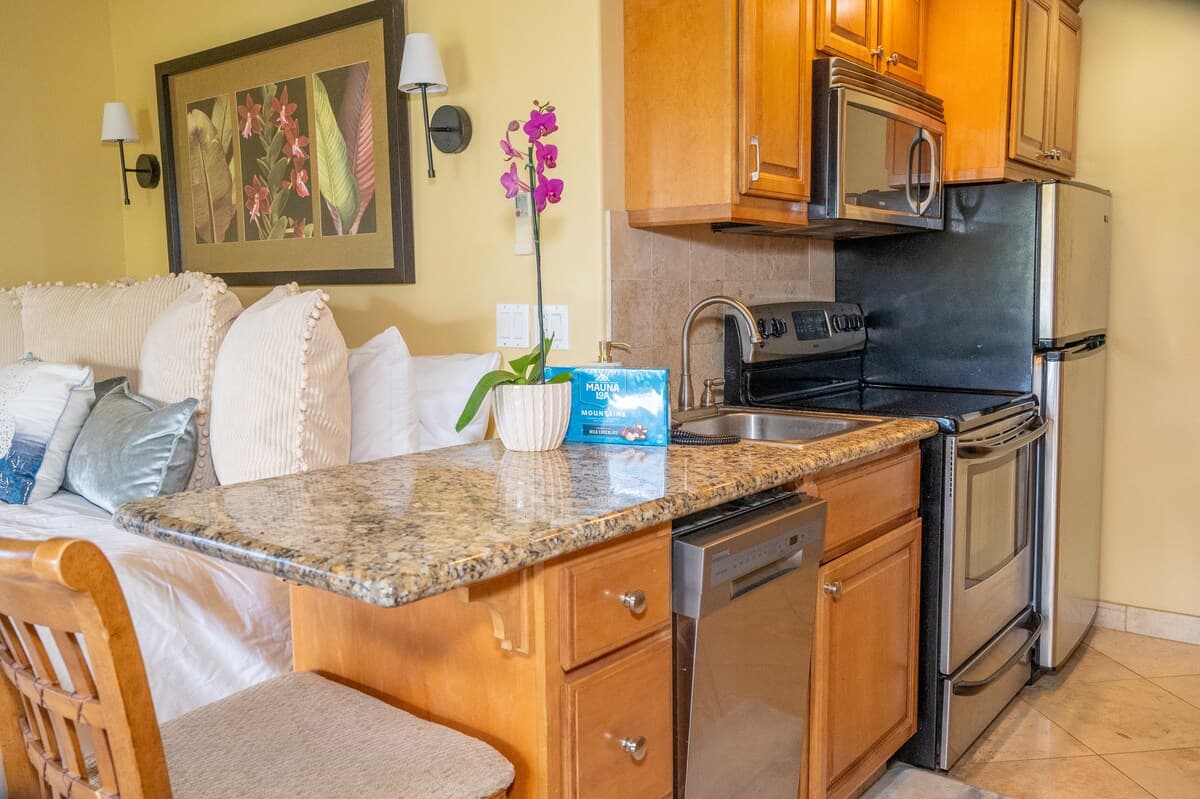 Condo in Princeville · ★4.96 · 1 bedroom · 2 beds · 1 private bath - Photo 4