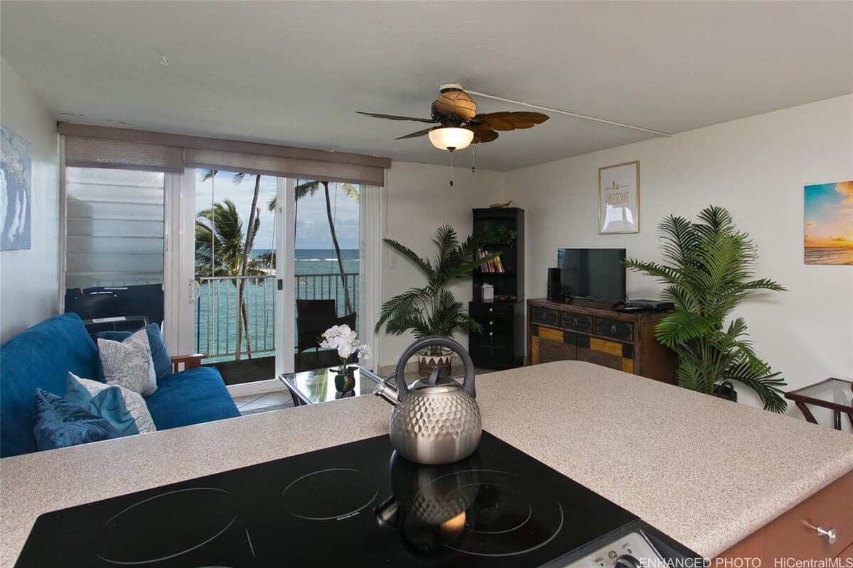 Condo in Hauula · ★4.7 · 1 bedroom · 2 beds · 1 private bath - Photo 3
